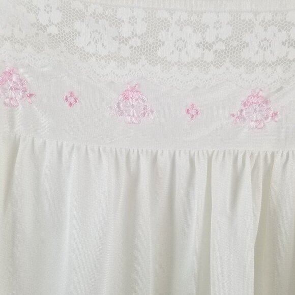Vintage J C Penny's Nylon White Pink Floral Embroidery Nightgown Sz 8-10 - Picture 5 of 6